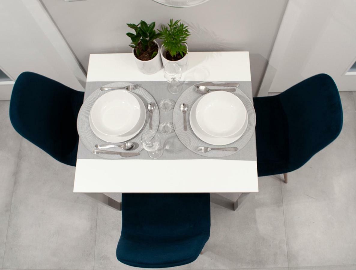Navyblue Apartment Cracow Free Parking Tv คราคูฟ ภายนอก รูปภาพ